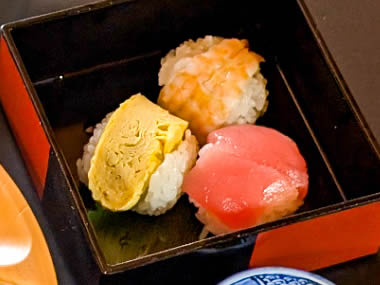 手毬寿司3貫