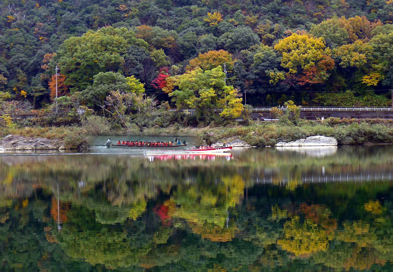 桃太郎紅葉船